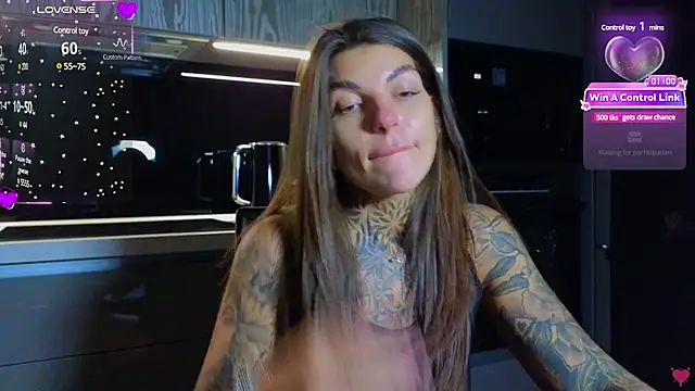 Snapshot of tattooedBabyy chatting on January 13, 2025, 4:51 pm tattooedBabyy online show from January 13, 2025, 4:51 pm