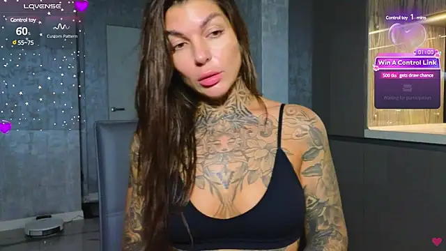 Snapshot of tattooedBabyy chatting on January 15, 2025, 10:49 am tattooedBabyy online show from January 15, 2025, 10:49 am