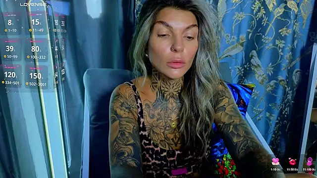 Snapshot of tattooedBabyy chatting on November 10, 2025, 10:47 am tattooedBabyy online show from November 10, 2025, 10:47 am