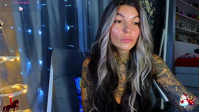 Snapshot of tattooedBabyy chatting on December 5, 2025, 9:18 am tattooedBabyy online show from December 5, 2025, 9:18 am