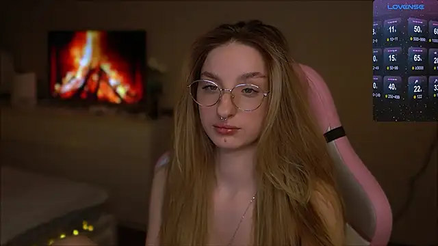 Snapshot of Lexy_kiky chatting on February 15, 2025, 8:33 pm Lexy kiky online show from February 15, 2025, 8:33 pm