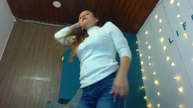 Snapshot of camila_delarosa chatting on December 21, 2024, 12:38 pm camila delarosa online show from December 21, 2024, 12:38 pm