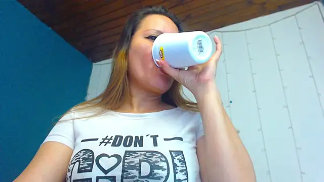 Snapshot of camila_delarosa chatting on January 16, 2025, 1:25 pm camila delarosa online show from January 16, 2025, 1:25 pm