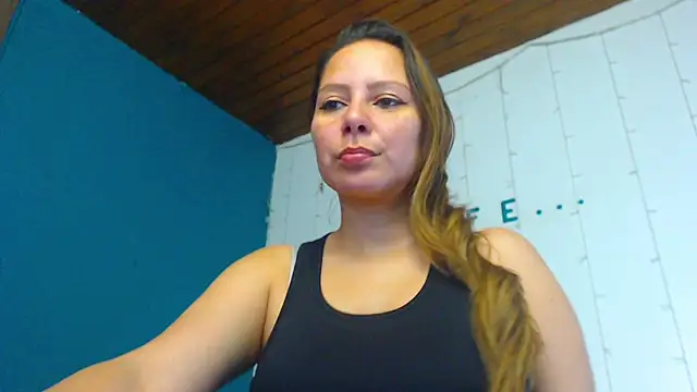 Snapshot of camila_delarosa chatting on January 21, 2025, 1:22 pm camila delarosa online show from January 21, 2025, 1:22 pm