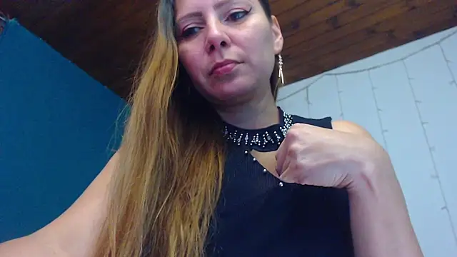 Snapshot of camila_delarosa chatting on February 1, 2025, 1:30 pm camila delarosa online show from February 1, 2025, 1:30 pm