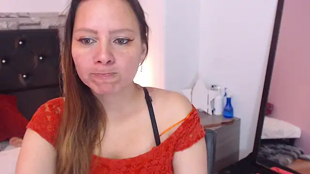 Snapshot of camila_delarosa chatting on February 28, 2025, 1:03 pm camila delarosa online show from February 28, 2025, 1:03 pm