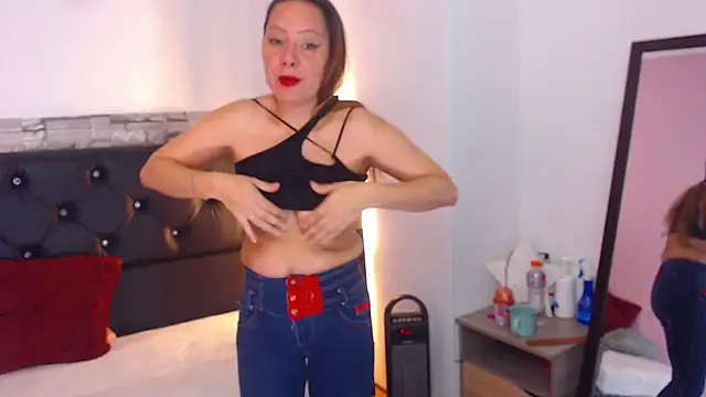 Snapshot of camila_delarosa chatting on March 1, 2025, 1:18 pm camila delarosa online show from March 1, 2025, 1:18 pm