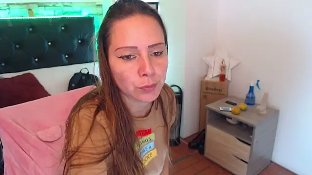 Snapshot of camila_delarosa chatting on September 17, 2025, 4:30 pm camila delarosa online show from September 17, 2025, 4:30 pm