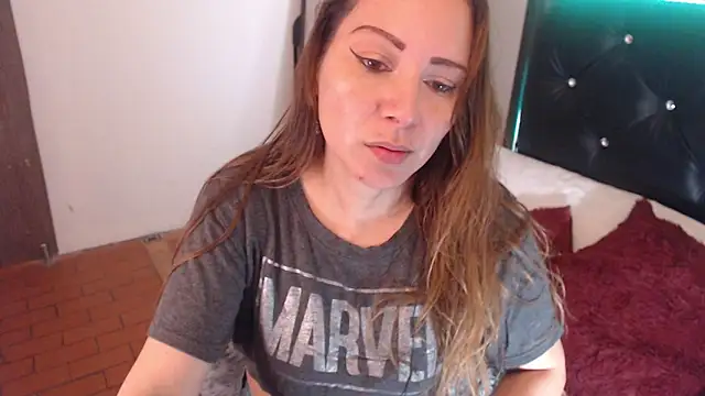 Snapshot of camila_delarosa chatting on October 18, 2025, 12:39 pm camila delarosa online show from October 18, 2025, 12:39 pm