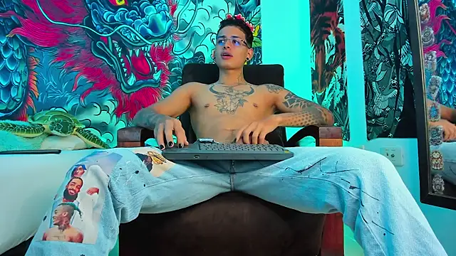 Maxi Gray online show from September 19, 2025, 12:34 am