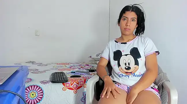 Snapshot of skinnyanai2 chatting on February 12, 2025, 2:32 pm skinnyanai2 online show from February 12, 2025, 2:32 pm