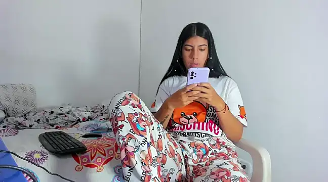 Snapshot of skinnyanai2 chatting on March 11, 2025, 2:18 pm skinnyanai2 online show from March 11, 2025, 2:18 pm