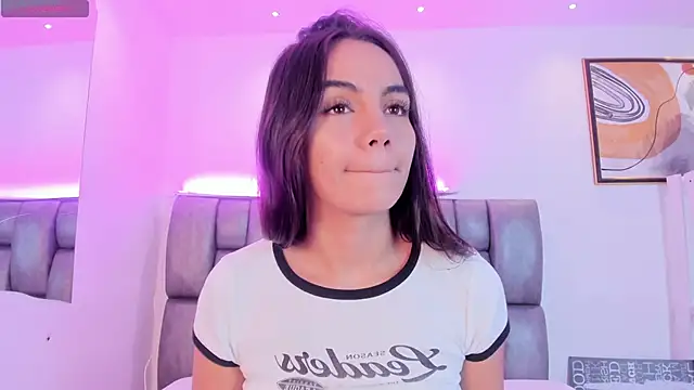 martina mancini online show from September 18, 2025, 12:51 pm