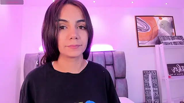 martina mancini online show from October 23, 2025, 2:27 pm