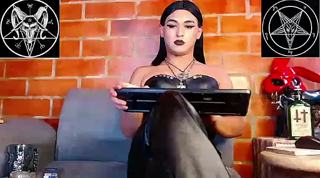 Snapshot of Domina_Lilith chatting on February 20, 2025, 5:18 pm Domina Lilith online show from February 20, 2025, 5:18 pm