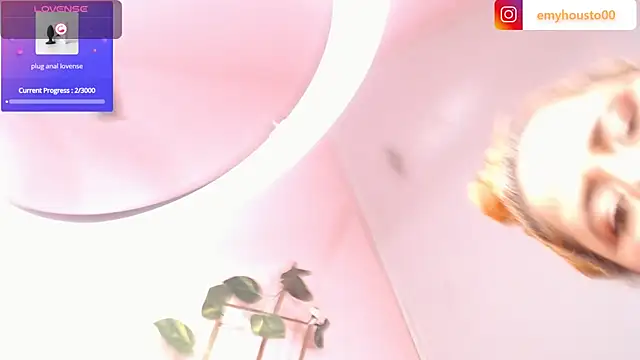 emyhouston00 online show from March 12, 2025, 3:46 am