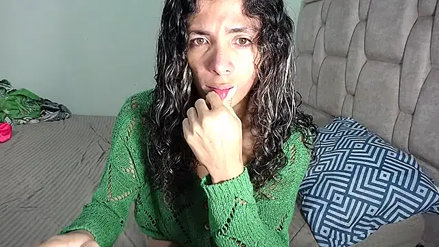 Snapshot of Nadia_Monroe chatting on December 15, 2024, 9:35 am Nadia Monroe online show from December 15, 2024, 9:35 am