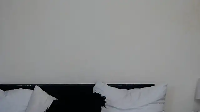 Snapshot of GiseleReine chatting on December 9, 2024, 12:51 pm GiseleReine online show from December 9, 2024, 12:51 pm