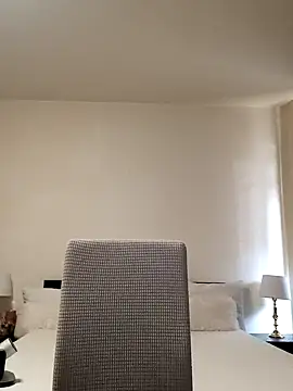 Snapshot of GiseleReine chatting on February 11, 2025, 8:58 am GiseleReine online show from February 11, 2025, 8:58 am