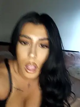 Snapshot of GiseleReine chatting on March 9, 2025, 2:43 pm GiseleReine online show from March 9, 2025, 2:43 pm