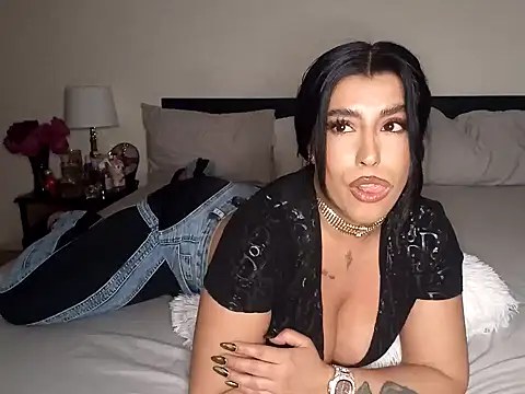 Snapshot of GiseleReine chatting on March 18, 2025, 7:42 pm GiseleReine online show from March 18, 2025, 7:42 pm