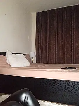 Snapshot of GiseleReine chatting on March 21, 2025, 6:51 pm GiseleReine online show from March 21, 2025, 6:51 pm