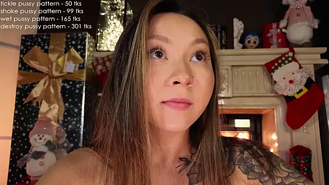 Snapshot of im_casey chatting on December 22, 2024, 11:44 am im casey online show from December 22, 2024, 11:44 am