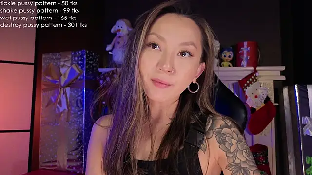 Snapshot of im_casey chatting on December 29, 2024, 9:17 am im casey online show from December 29, 2024, 9:17 am