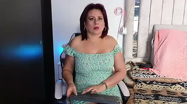 Snapshot of Kaily_jonness chatting on December 18, 2024, 5:31 pm Kaily jonness online show from December 18, 2024, 5:31 pm