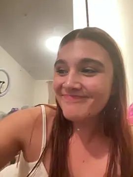 Magic-Smilee online show from September 28, 2025, 11:32 pm