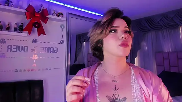 albaismynameX online show from December 28, 2024, 3:15 pm