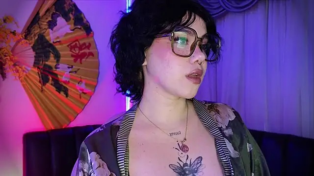 albaismynameX online show from September 15, 2025, 12:05 pm