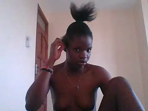 Snapshot of hotgal1112 chatting on September 17, 2025, 7:43 am hotgal1112 online show from September 17, 2025, 7:43 am