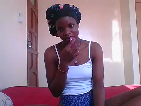 Snapshot of hotgal1112 chatting on October 1, 2025, 12:33 pm hotgal1112 online show from October 1, 2025, 12:33 pm