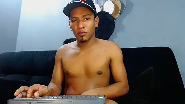 Grandeygruesa1 online show from December 18, 2024, 8:53 am