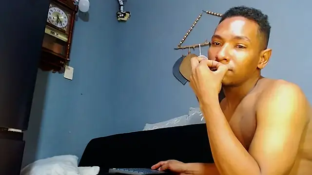 Grandeygruesa1 online show from February 17, 2025, 5:21 pm