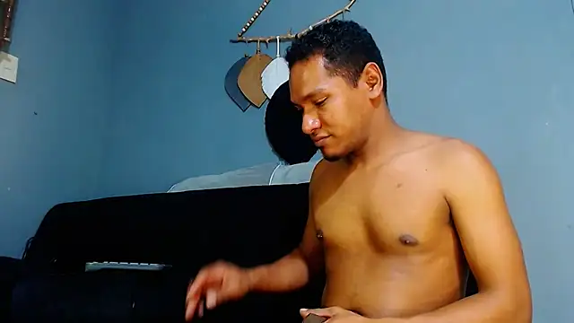 Grandeygruesa1 online show from March 18, 2025, 2:04 pm