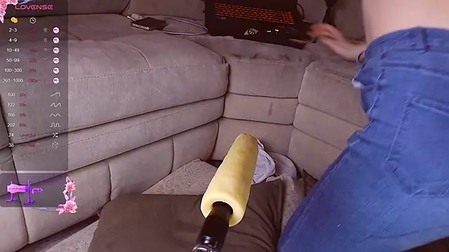 yourfox Alice online show from January 13, 2025, 3:23 am