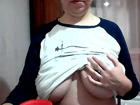 Snapshot of AnaXBerry chatting on January 31, 2025, 6:03 pm AnaXBerry online show from January 31, 2025, 6:03 pm