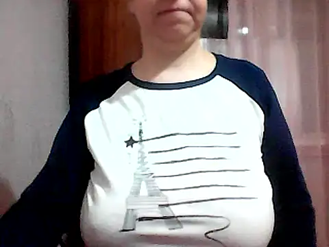 Snapshot of AnaXBerry chatting on February 12, 2025, 5:48 pm AnaXBerry online show from February 12, 2025, 5:48 pm