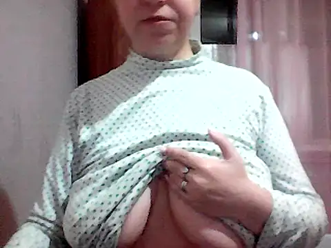 Snapshot of AnaXBerry chatting on March 2, 2025, 5:36 pm AnaXBerry online show from March 2, 2025, 5:36 pm