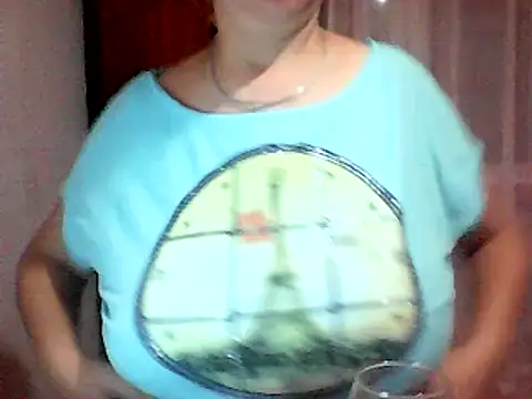 Snapshot of AnaXBerry chatting on September 8, 2025, 5:56 pm AnaXBerry online show from September 8, 2025, 5:56 pm