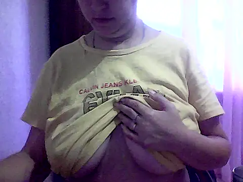 Snapshot of AnaXBerry chatting on September 27, 2025, 7:02 am AnaXBerry online show from September 27, 2025, 7:02 am