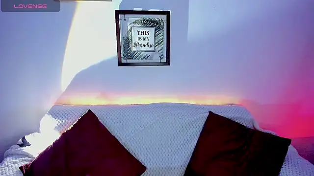 Snapshot of Buttyy_Cherry chatting on November 17, 2025, 3:51 pm Buttyy Cherry online show from November 17, 2025, 3:51 pm