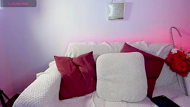 Snapshot of Buttyy_Cherry chatting on December 2, 2025, 8:04 pm Buttyy Cherry online show from December 2, 2025, 8:04 pm