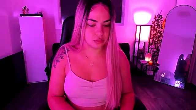 MelSaunders online show from November 18, 2025, 12:16 am