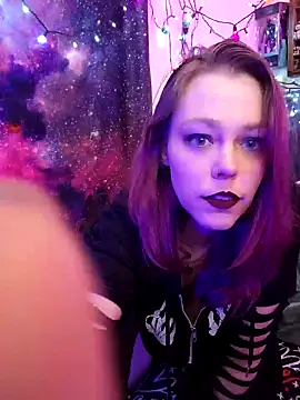 Snapshot of EverlyEster chatting on January 30, 2025, 10:19 am EverlyEster online show from January 30, 2025, 10:19 am