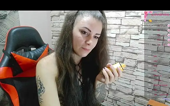 Catbaby32 online show from November 17, 2025, 9:42 pm