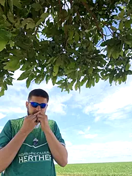 Dat1994 online show from December 20, 2024, 1:11 pm