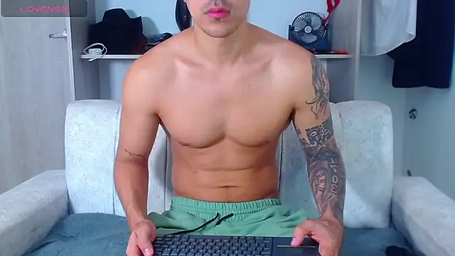 Snapshot of Tristan-bm chatting on November 20, 2025, 12:16 pm Tristan-bm online show from November 20, 2025, 12:16 pm